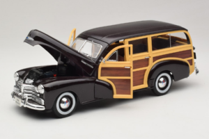 Chevrolet Fleetmaster Woody Black Maisto 1:18 56043 Diecast — photo 2 of 8