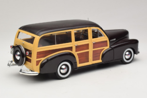 Chevrolet Fleetmaster Woody Black Maisto 1:18 56043 Diecast — photo 3 of 8
