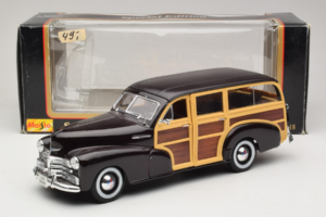 Chevrolet Fleetmaster Woody Black Maisto 1:18 56043 Diecast — photo 8 of 8