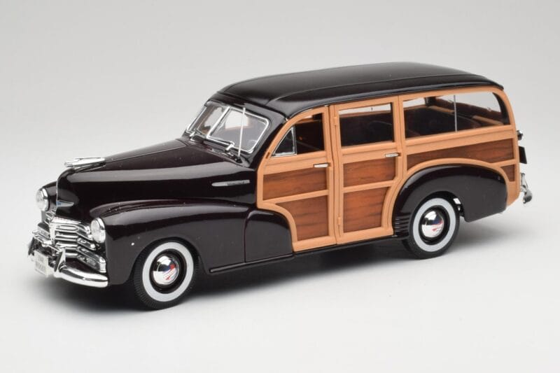 Chevrolet Fleetmaster Woody Black & Wood Panels Maisto 1:18 43697545B Diecast