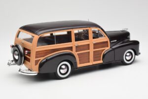 Chevrolet Fleetmaster Woody Brown Maisto 1:18 36854 Diecast — photo 3 of 8