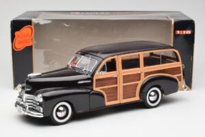 Chevrolet Fleetmaster Woody Brown Maisto 1:18 36854 Diecast — photo 8 of 8