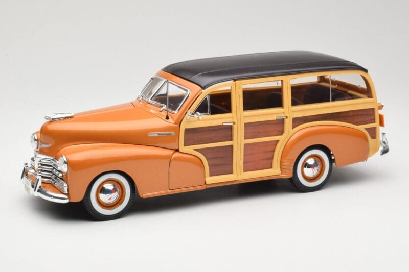 Chevrolet Fleetmaster Woody Gold Maisto 1:18 56042 Diecast