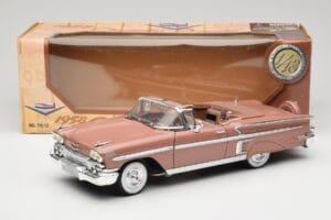 Chevrolet Impala Convertible Brown Motormax 1:18 73112 Diecast — photo 8 of 8
