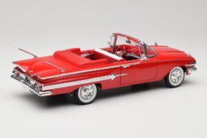 Chevrolet Impala Convertible Red Welly 1:18 9864W Diecast — photo 3 of 8