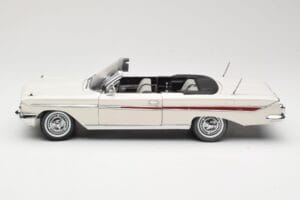 Chevrolet Impala Convertible White Sun Star 1:18 3405 Diecast — photo 4 of 8