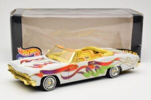 Chevrolet Impala Lowrider White Metallic Hot Wheels 1:18 27635 Diecast — photo 8 of 8