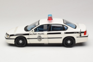 Chevrolet Impala Military Police Maisto 1:18 36611 Diecast — photo 3 of 6