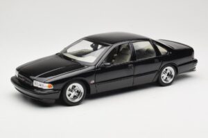 Chevrolet Impala SS Black AUTOart 1:18 71091 Diecast