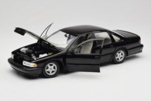 Chevrolet Impala SS Black UT Models 1:18 21031 Diecast — photo 2 of 8