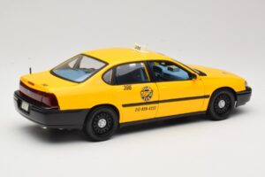 Chevrolet Impala Taxi Maisto 1:18 36617 Diecast — photo 3 of 8