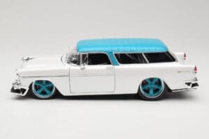 Chevrolet Nomad White Maisto 1:18 32613 Diecast — photo 4 of 8