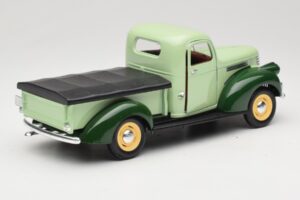 Chevrolet Pickup Green Solido 1:18 8063 Diecast — photo 3 of 8