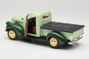 Chevrolet Pickup Green Solido 1:18 8063 Diecast — photo 5 of 8