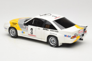 Opel Manta 400 Group B Rally Tour de Corse 1984 With Chevrolet G30 Service Van Otto 1:18 OT491 Resin — photo 12 of 13