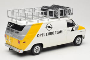 Opel Manta 400 Group B Rally Tour de Corse 1984 With Chevrolet G30 Service Van Otto 1:18 OT491 Resin — photo 5 of 13
