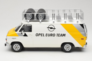 Opel Manta 400 Group B Rally Tour de Corse 1984 With Chevrolet G30 Service Van Otto 1:18 OT491 Resin — photo 6 of 13