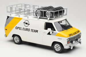 Opel Manta 400 Group B Rally Tour de Corse 1984 With Chevrolet G30 Service Van Otto 1:18 OT491 Resin — photo 7 of 13