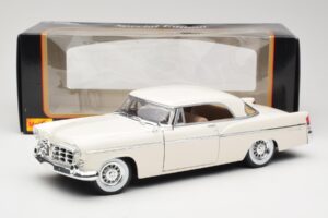 Chrysler 300B White Maisto 1:18 531897 Diecast — photo 8 of 8