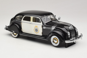Chrysler Airflow Police Car Signature Models 1:18 CCSM01 Diecast — photo 4 of 6
