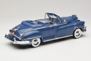 Chrysler New Yorker Blue Signature Models 1:18 CT-68629 Diecast — photo 2 of 6