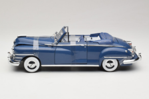 Chrysler New Yorker Blue Signature Models 1:18 CT-68629 Diecast — photo 3 of 6