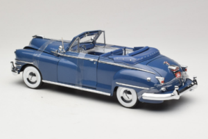 Chrysler New Yorker Blue Signature Models 1:18 CT-68629 Diecast — photo 5 of 6