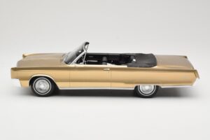 Chrysler Newport Convertible Gold Metallic BoS Models 1:18 BOS273 Resin — photo 3 of 6