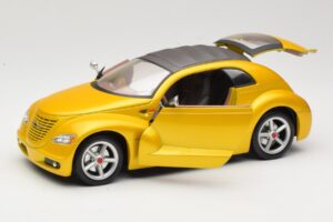 Chrysler Pronto Cruizer Gold Maisto 1:18 50338 Diecast — photo 2 of 8