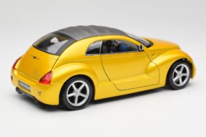 Chrysler Pronto Cruizer Gold Maisto 1:18 37800 Diecast — photo 3 of 8
