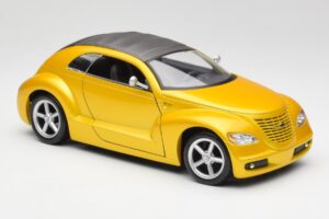 Chrysler Pronto Cruizer Gold Maisto 1:18 37800 Diecast — photo 6 of 8