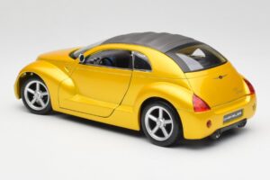 Chrysler Pronto Cruizer Gold Maisto 1:18 37800 Diecast — photo 7 of 8