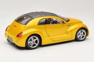 Chrysler Pronto Cruizer Gold Maisto 1:18 50338 Diecast — photo 3 of 8