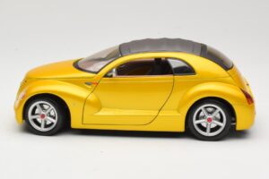 Chrysler Pronto Cruizer Gold Maisto 1:18 50338 Diecast — photo 4 of 8