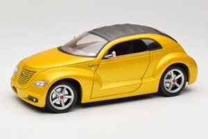 Chrysler Pronto Cruizer Gold Maisto 1:18 50338 Diecast