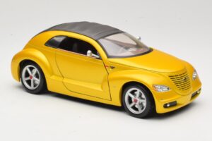 Chrysler Pronto Cruizer Gold Maisto 1:18 50338 Diecast — photo 6 of 8