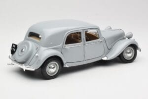 Citroen 15CV 6 Cyl Grey Maisto 1:18 50313 Diecast — photo 3 of 8