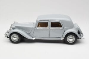 Citroen 15CV 6 Cyl Grey Maisto 1:18 50313 Diecast — photo 4 of 8