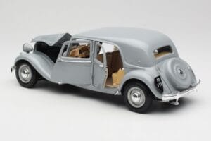 Citroen 15CV 6 Cyl Grey Maisto 1:18 50313 Diecast — photo 5 of 8