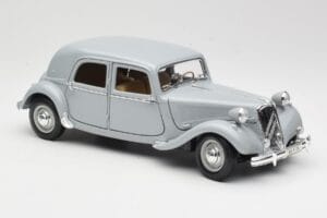Citroen 15CV 6 Cyl Grey Maisto 1:18 50313 Diecast — photo 6 of 8