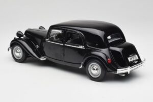 Citroen 15CV 6 Cyl Black Maisto 1:18 31821 Diecast — photo 7 of 8