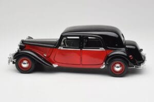 Citroen 15CV 6 Cyl Black & Red Valmy Maisto 1:18 56009 Diecast — photo 4 of 8