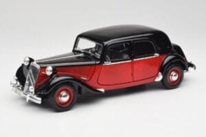 Citroen 15CV 6 Cyl Black & Red Valmy Maisto 1:18 56009 Diecast