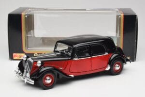 Citroen 15CV 6 Cyl Black & Red Valmy Maisto 1:18 56009 Diecast — photo 8 of 8