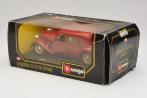 Citroen 15CV TA Red Bburago 1:24 1501 Diecast — photo 3 of 3
