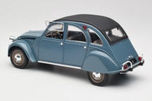 Citroen 2CV Bleu Nuit Solido 1:18 8028 Diecast — photo 5 of 6