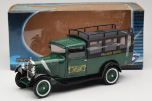 Citroen C4 F Palace Hotel Green Solido 1:18 118303-00 Diecast — photo 6 of 6