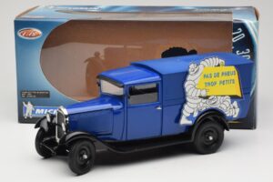 Citroen C4 F Pas de Pneus Trop Petit Blue Solido 1:18 151235-00 Diecast — photo 8 of 8