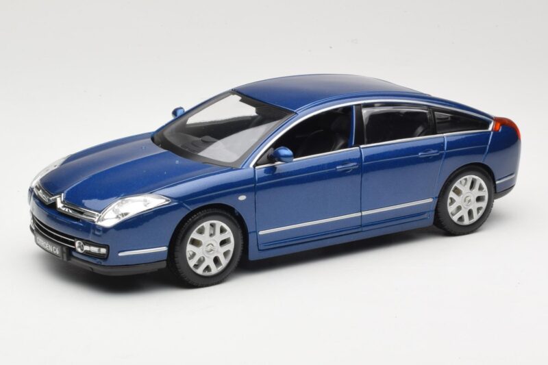 Citroen C6 Blue Bburago 1:18 18-12073 Diecast