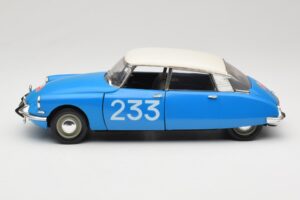 Citroen DS #233 Rally Blue Solido 1:18 8034 Diecast — photo 4 of 8